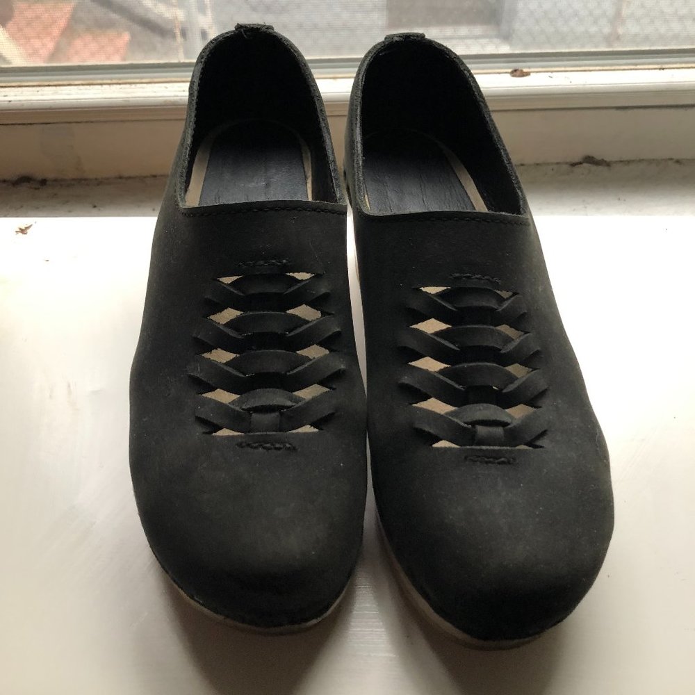 No.6 Clogs
